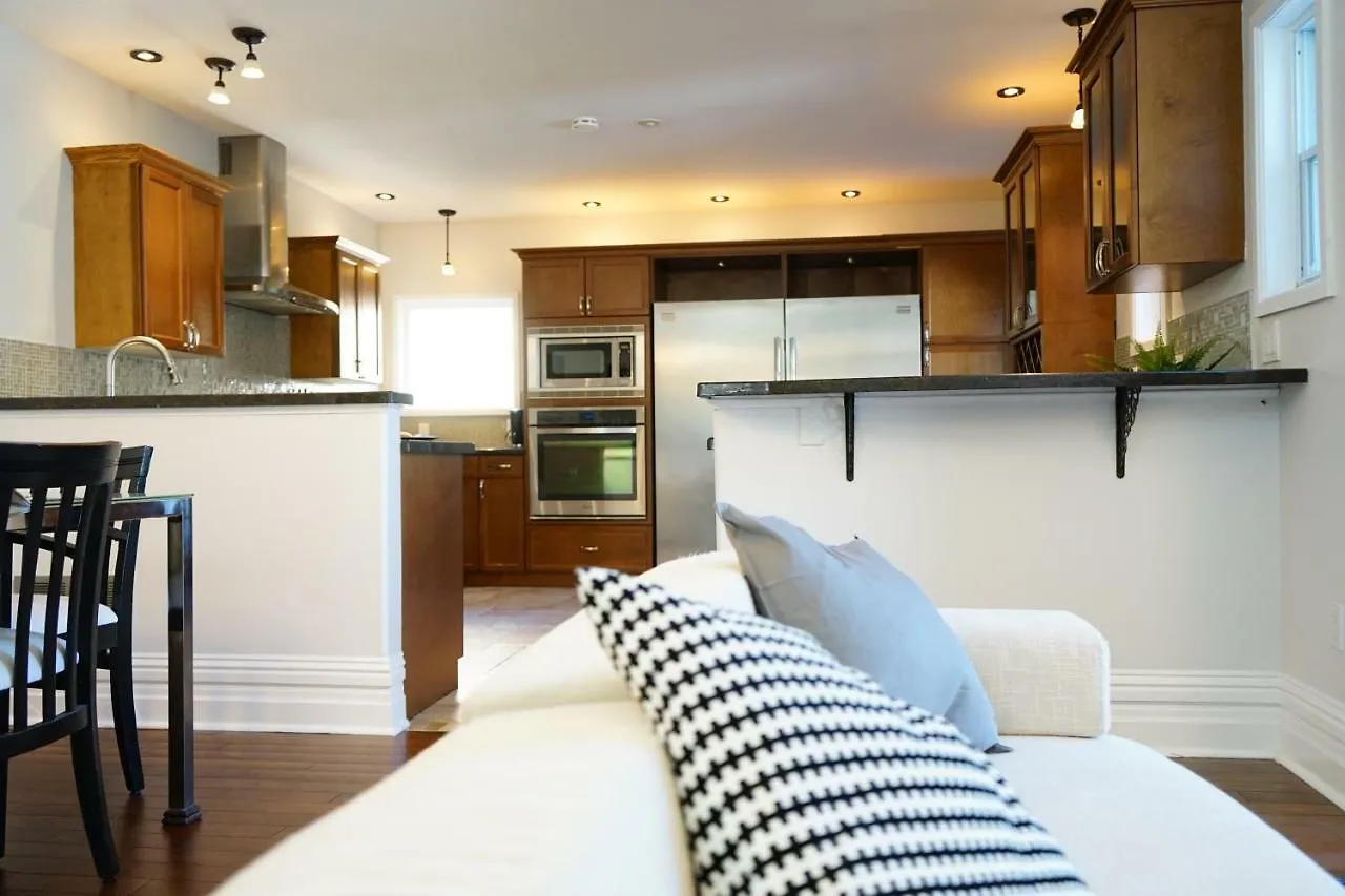 The Woodbine Beach House Hotel Toronto 0*,  Canada