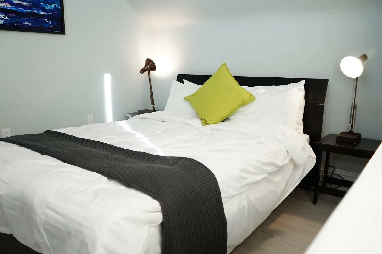 The Woodbine Beach House Hotel Toronto Holiday home