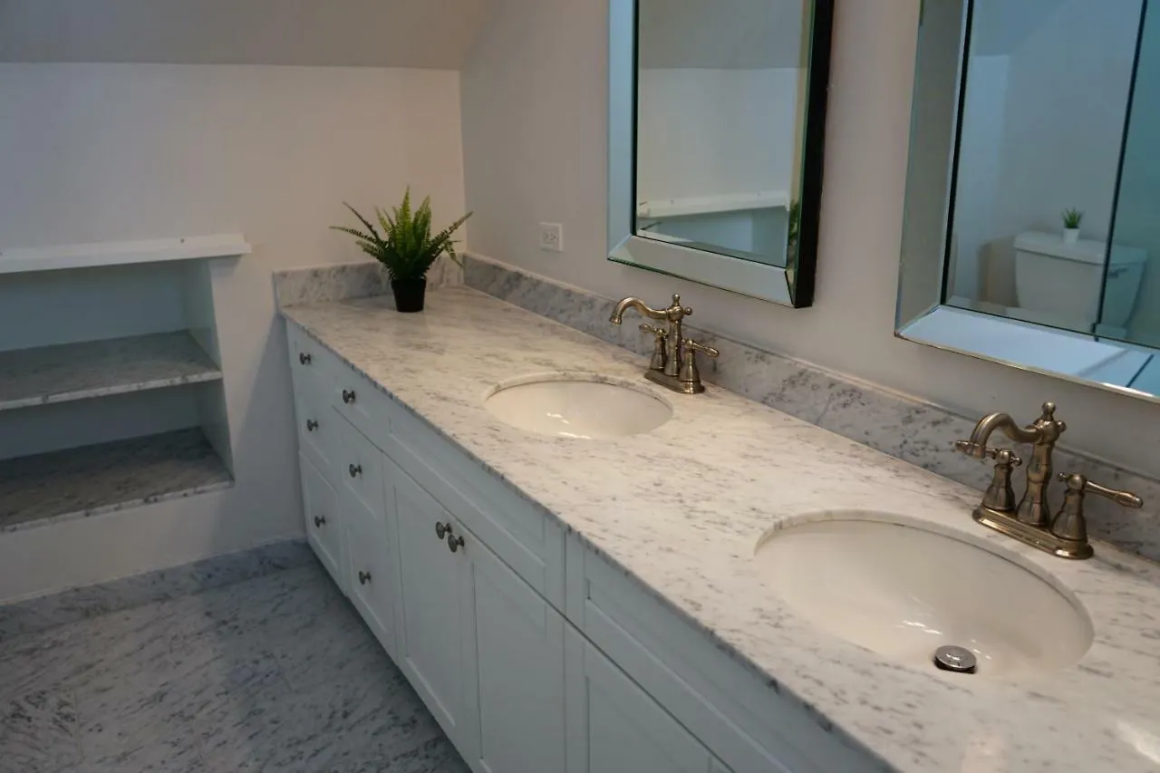 The Woodbine Beach House Hotel Toronto Holiday home