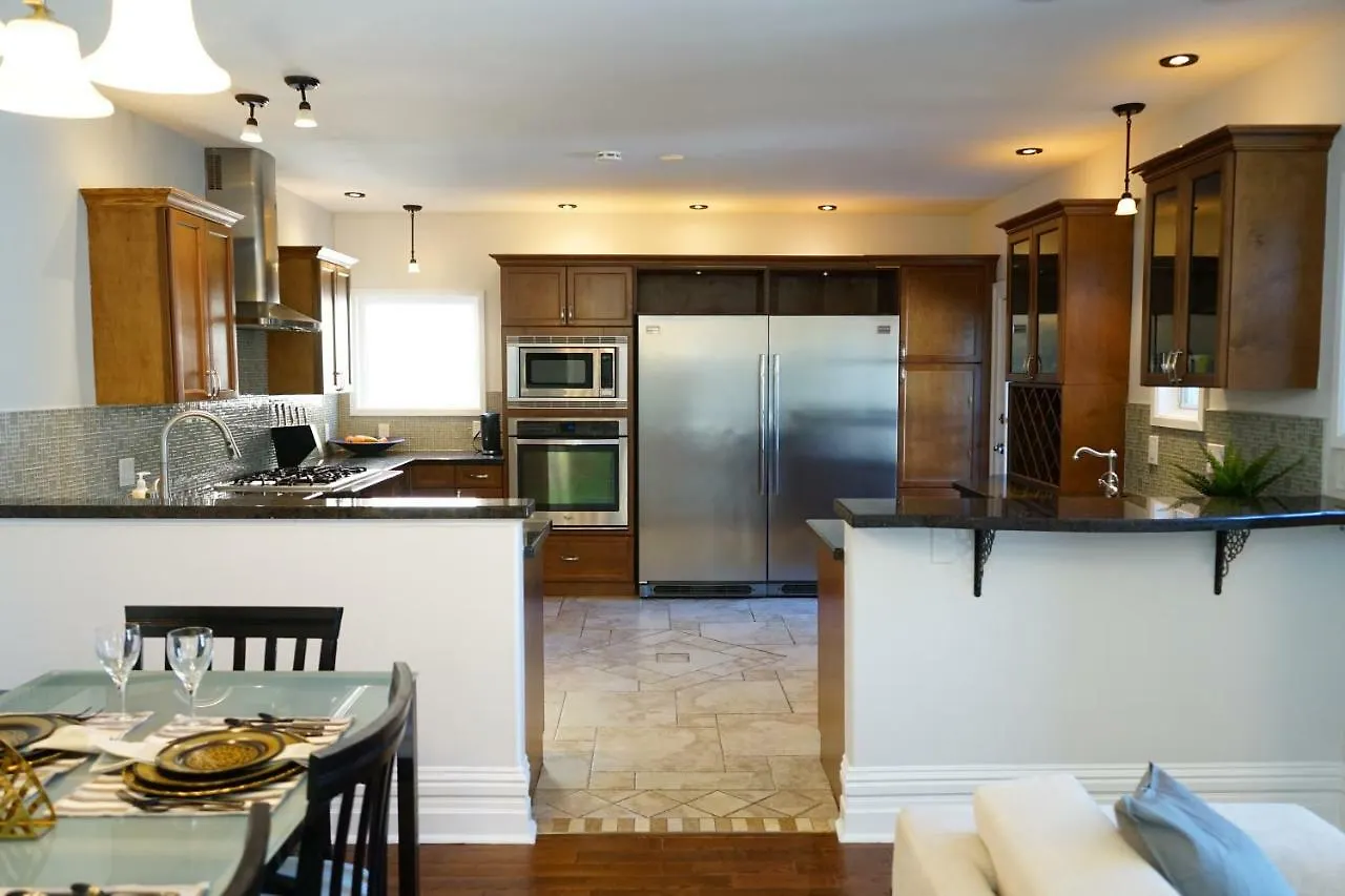 The Woodbine Beach House Hotel Toronto Holiday home