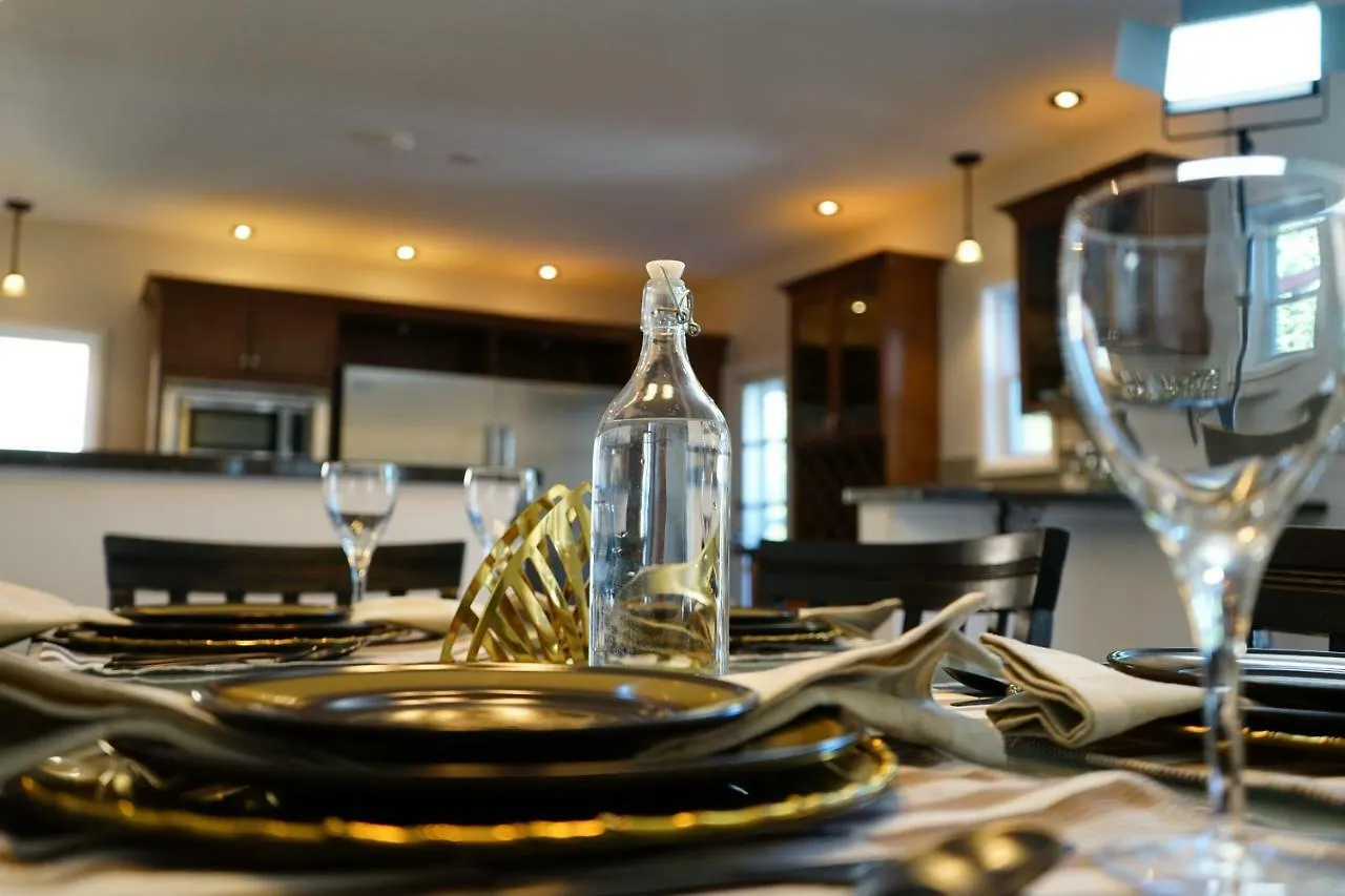 The Woodbine Beach House Hotel Toronto Holiday home