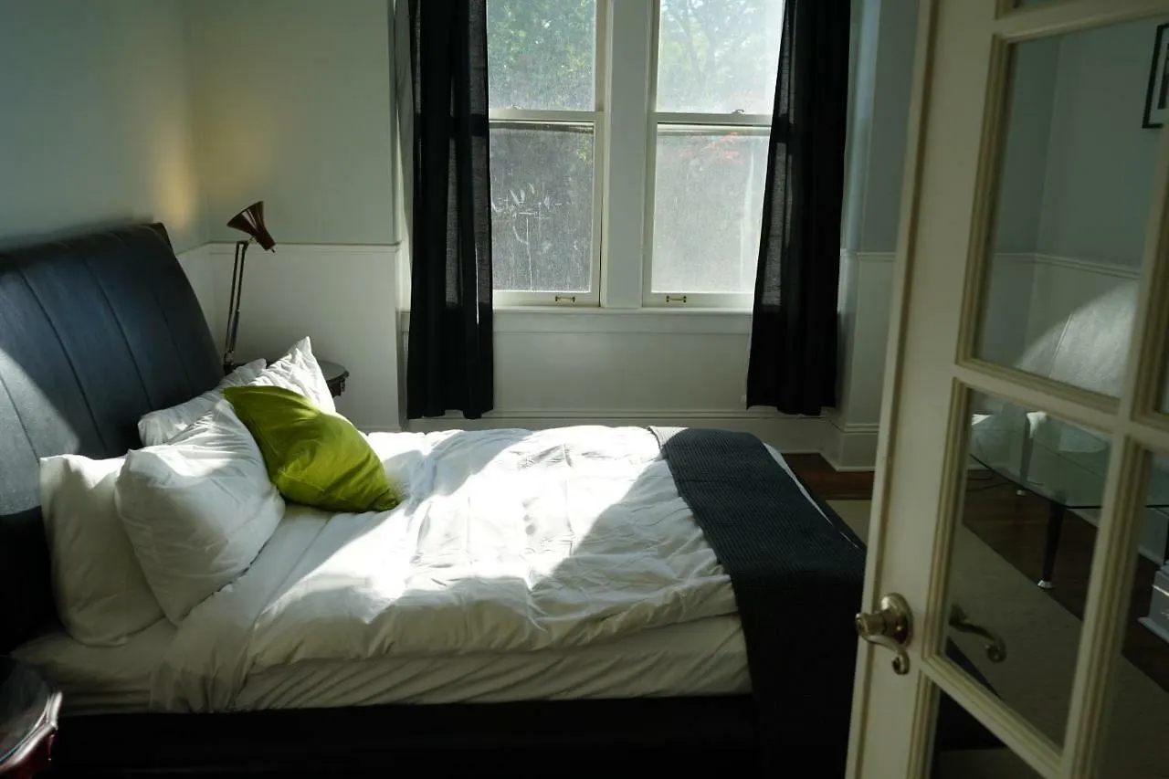 The Woodbine Beach House Hotel Toronto Holiday home