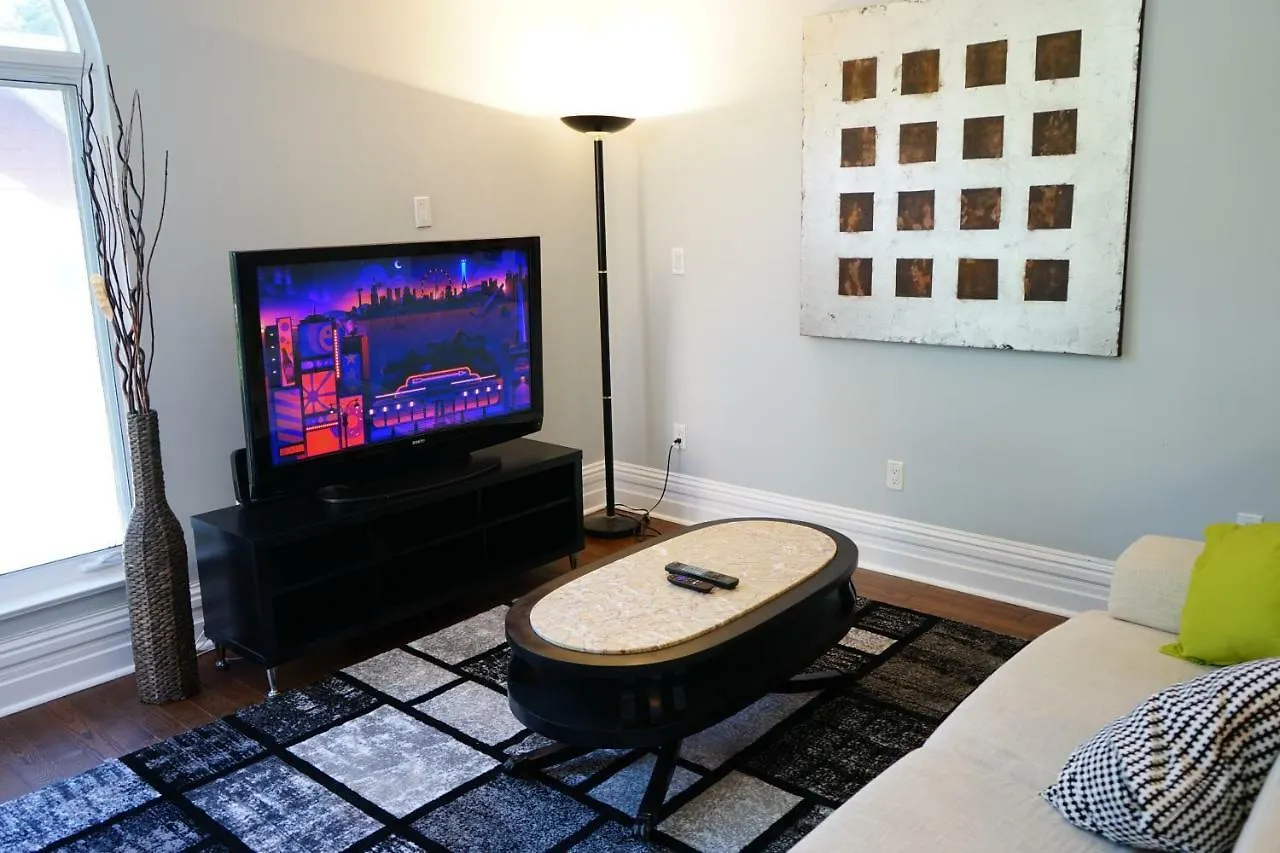 The Woodbine Beach House Hotel Toronto Holiday home