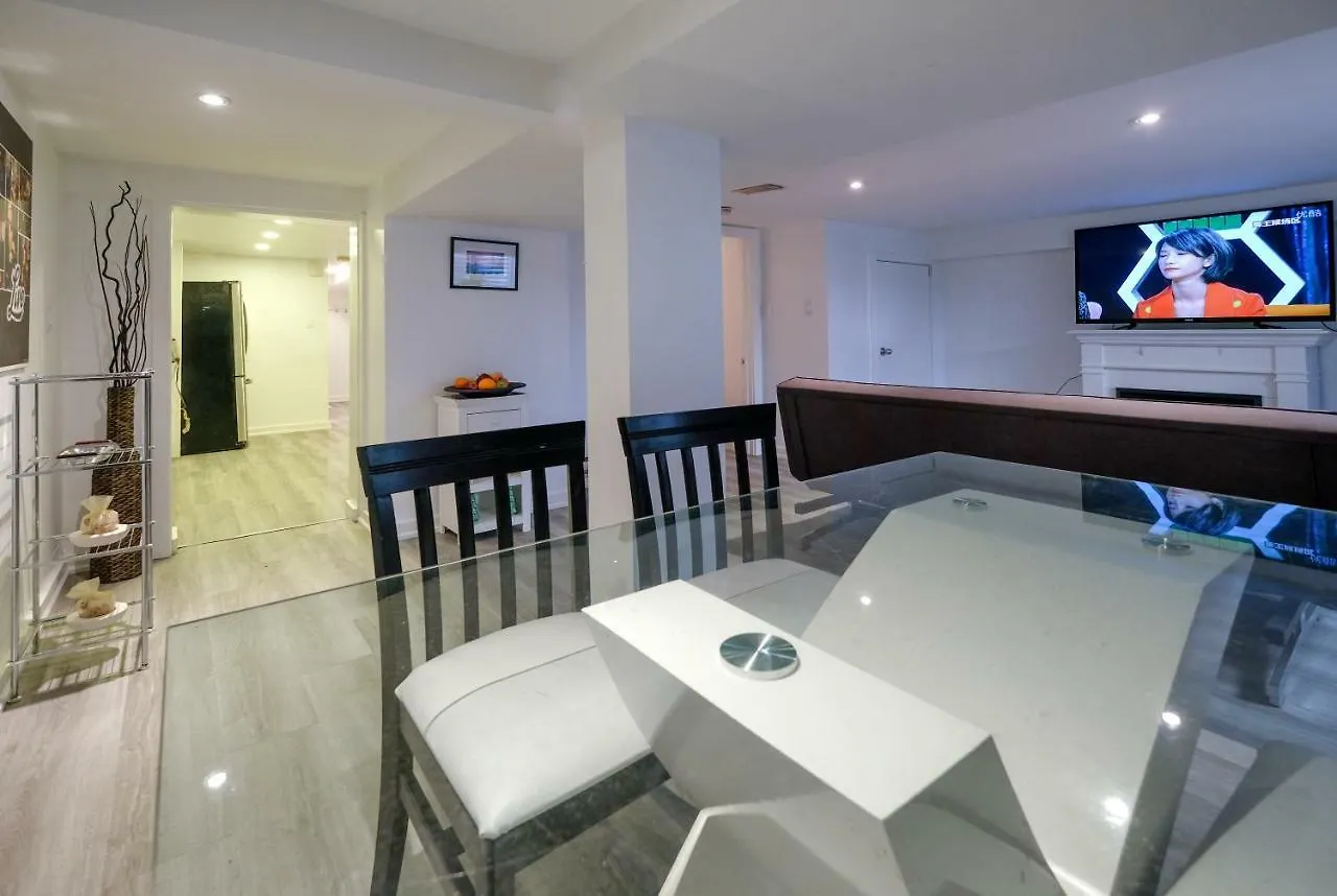 فندق تورونتوفي  The Woodbine Beach House 0*, تورونتو كندا