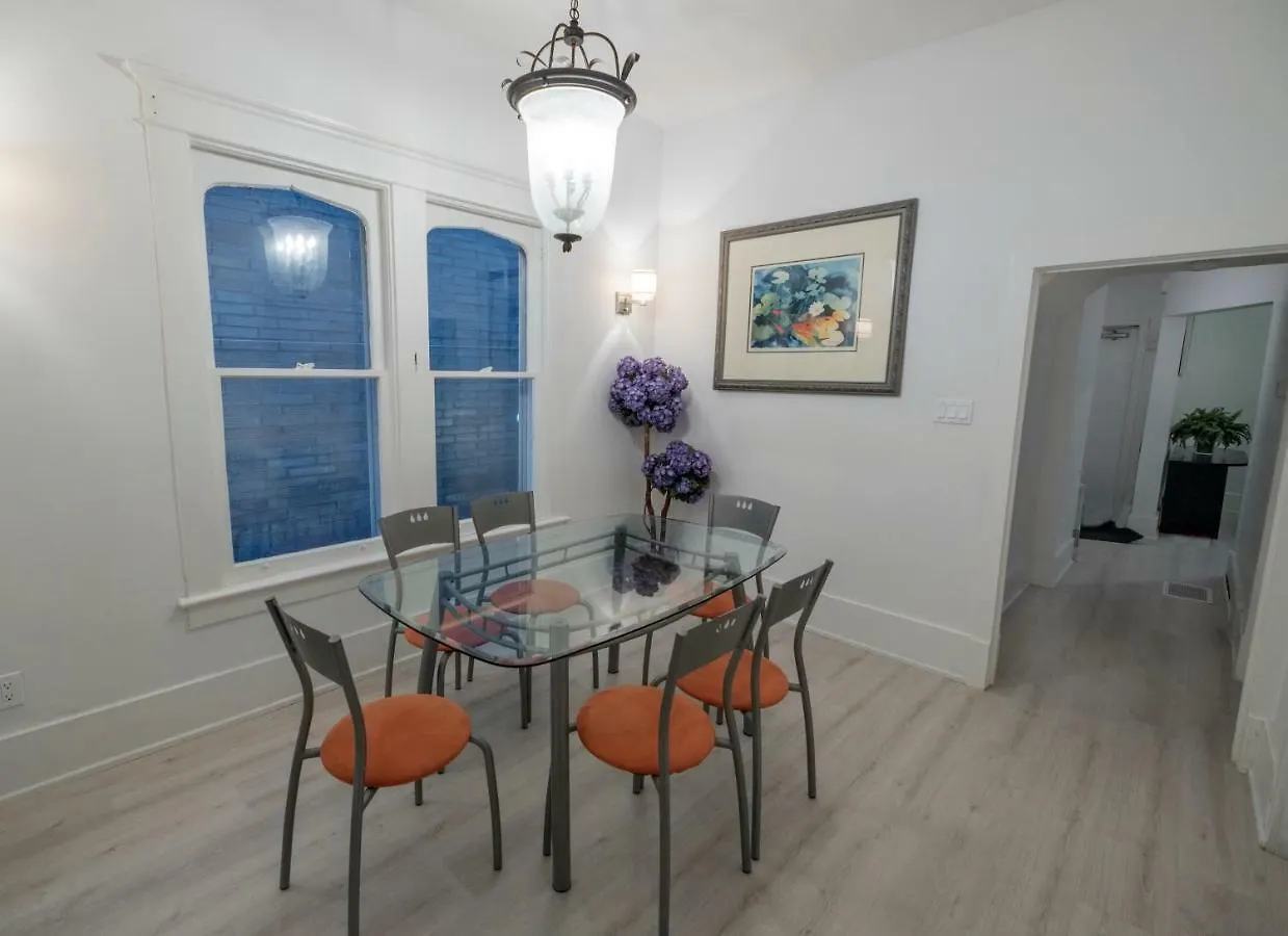The Woodbine Beach House Hotel Toronto Holiday home