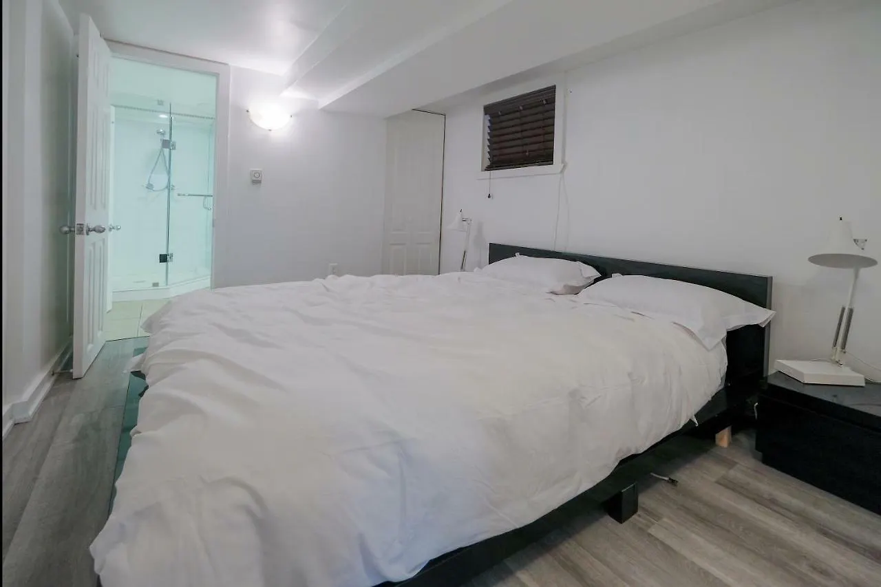 فندق تورونتوفي  The Woodbine Beach House تورونتو